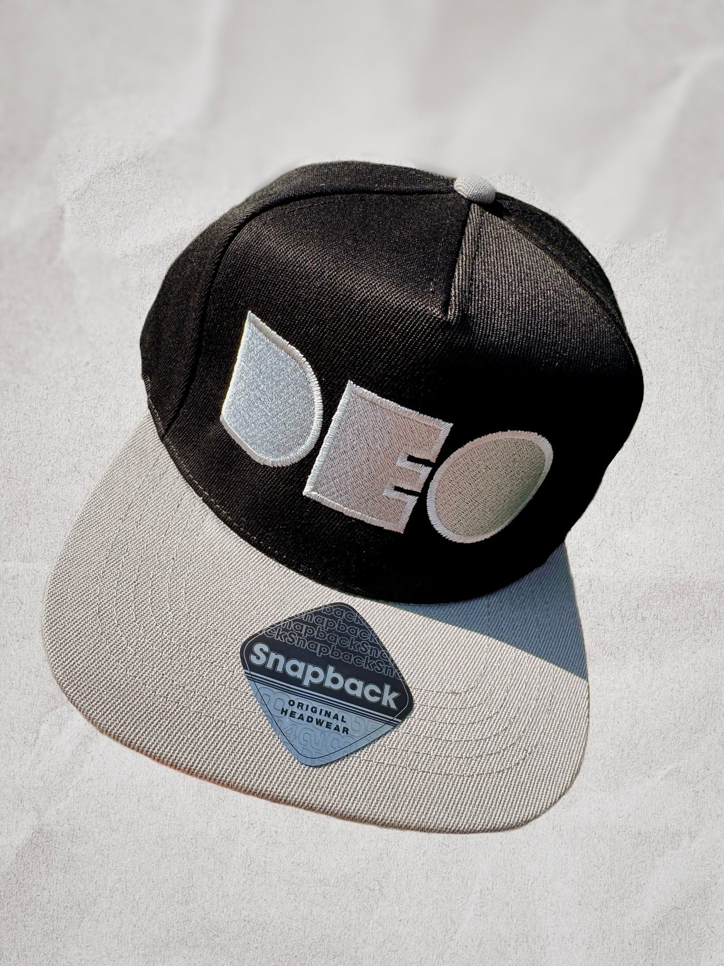 DEO BOLD SNAPBACK - STEEL